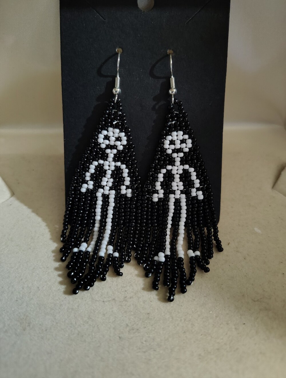 💀New Handmade Black & White Beaded Skeleton Fringe Earrings Gothic Boho Spooky☠